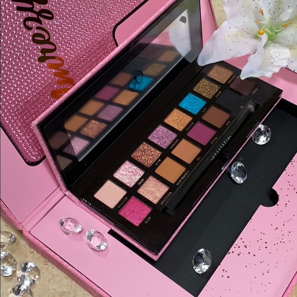 Anastasia Beverly Hills Other - Anastasia Beverly Hills X Amrezy Collaboration